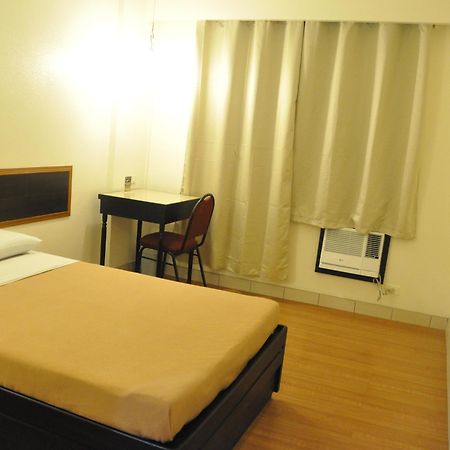 Iloilo Midtown Hotel Екстериор снимка