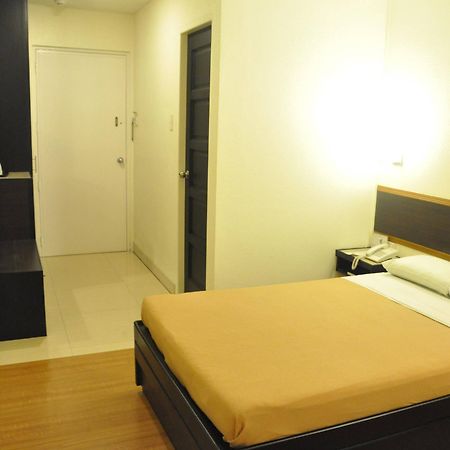 Iloilo Midtown Hotel Екстериор снимка
