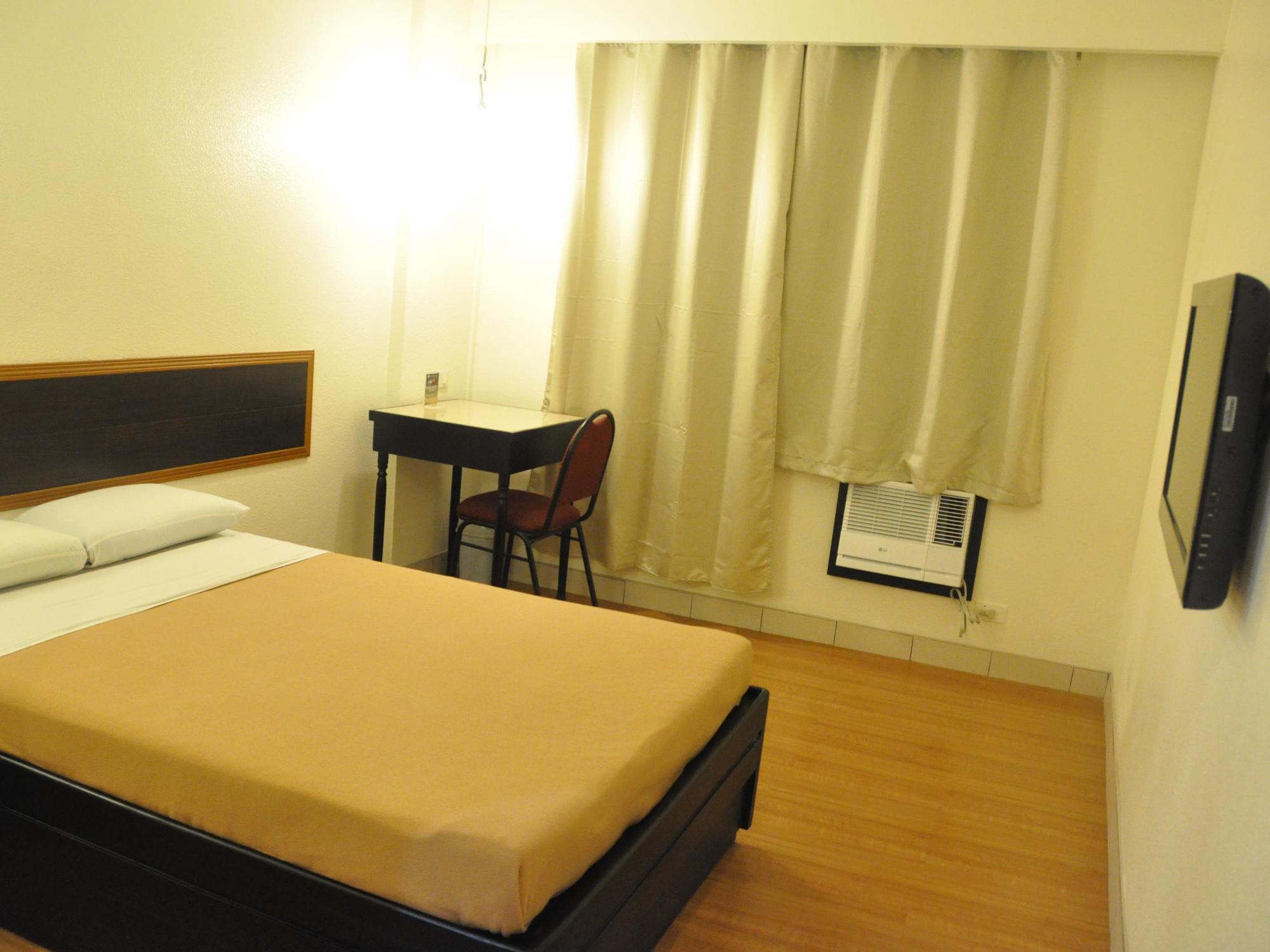 Iloilo Midtown Hotel Екстериор снимка