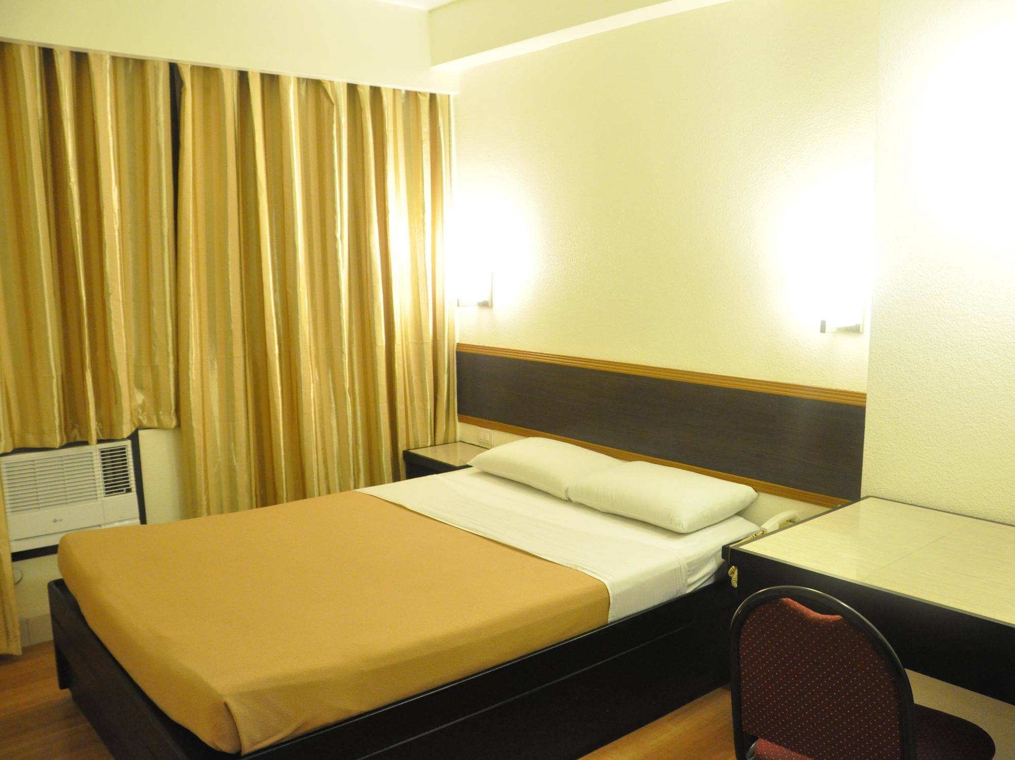 Iloilo Midtown Hotel Екстериор снимка