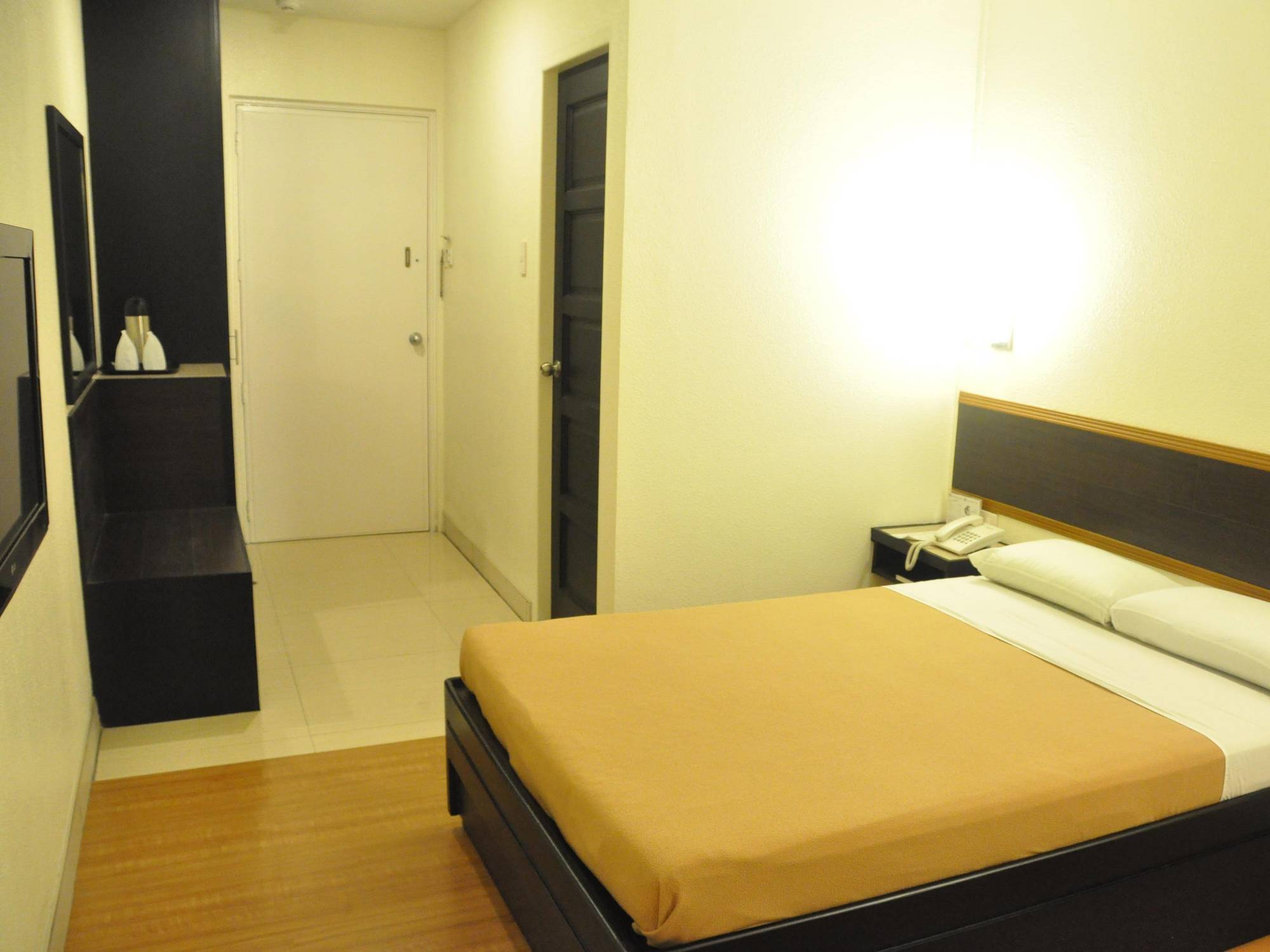 Iloilo Midtown Hotel Екстериор снимка